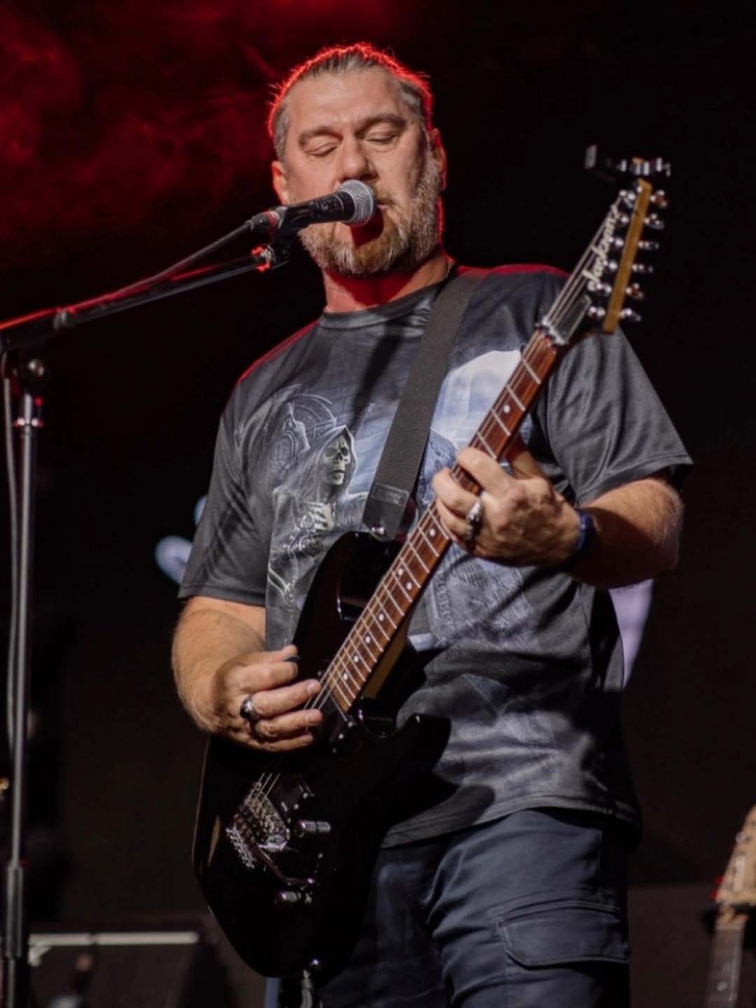 Ярослав Канев — преподаватель гитары